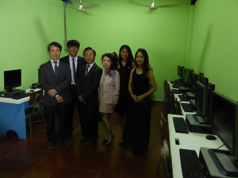 20150817065145-dda261f2-me